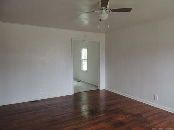 5th image of 11 E Burnham Ave