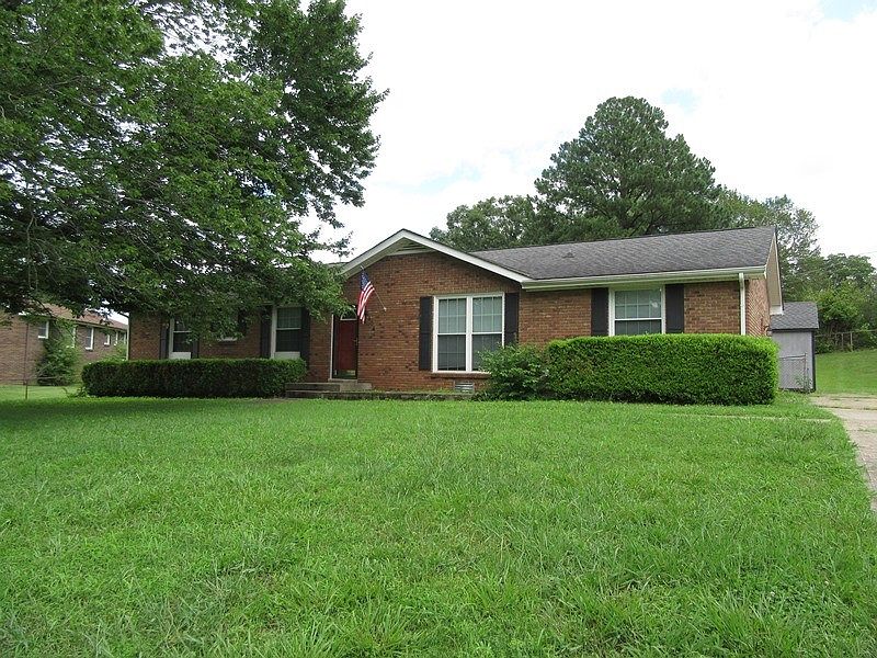 1st image of 404 Christopher Dr