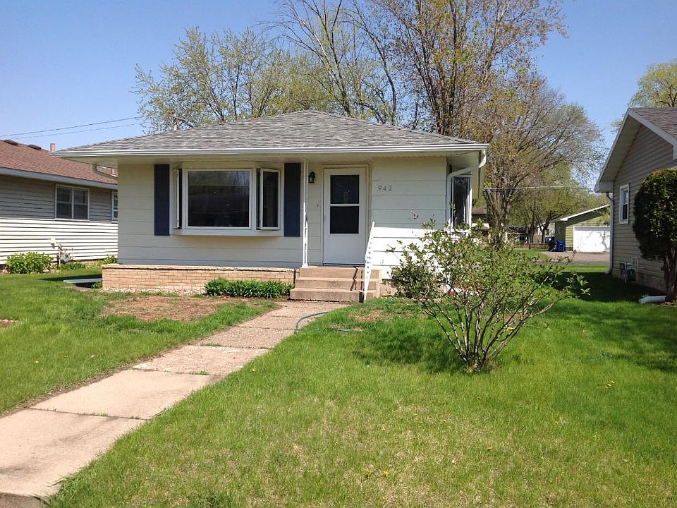 1st image of 942 34th Ave N