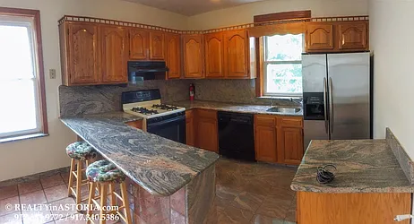 Rented by Alexiou Realty