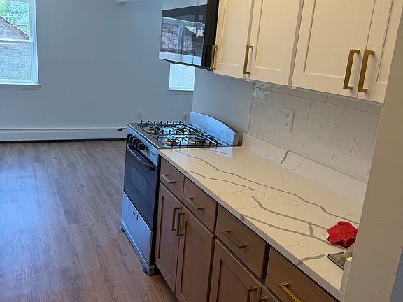 2nd image of 550 Washington Ave APT 5