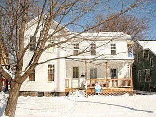 2nd image of 803 Oak St
