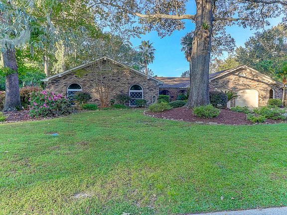 5th image of 310 Fairington Dr