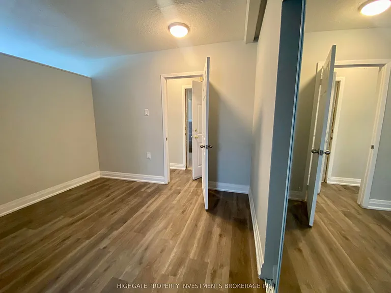 34 Erlesmere Ave #3 — Photo 8