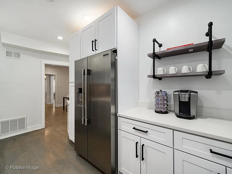 3243 N Damen Ave #2 — Photo 12