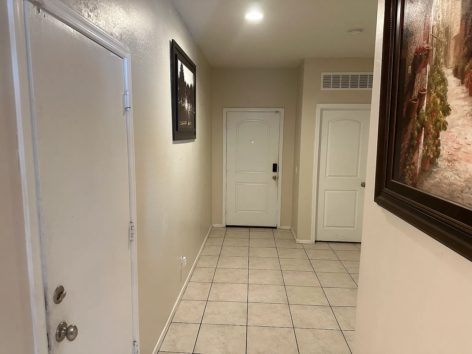 5 bed, 2026 sqft, $600 — Photo 4