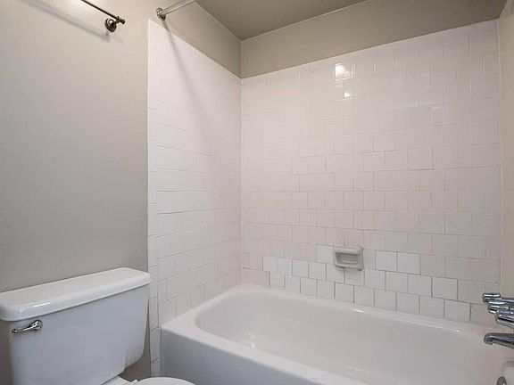 4th image of 3100 S Manchester St APT 709