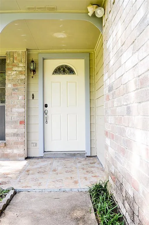 4 bed, 2.0 bath, 1752 sqft, $2,300 — Photo 4