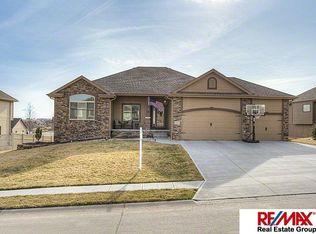 12221 S 78th St, Papillion, NE 68046