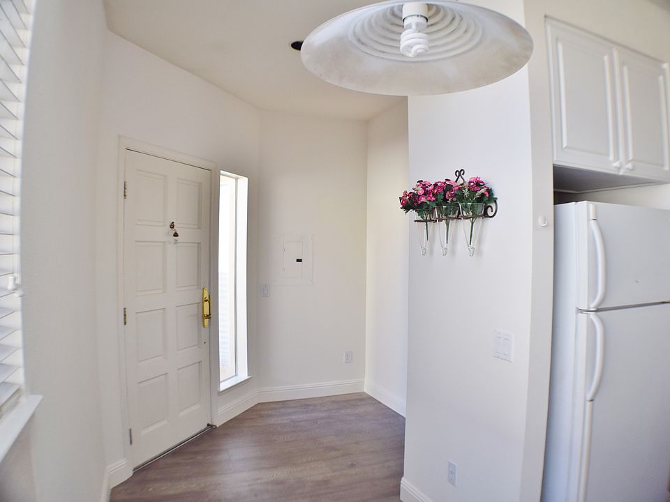 1st image of 2573 Park Blvd