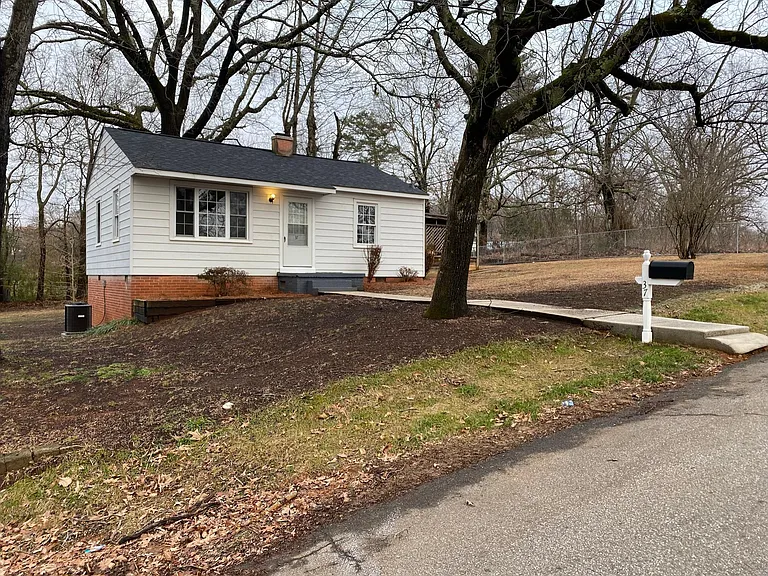 37 Orlando Ave — Photo 13