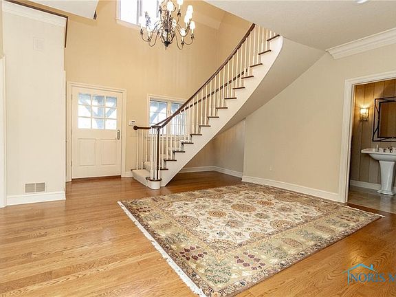 5th image of 7165 Forest Brook Dr