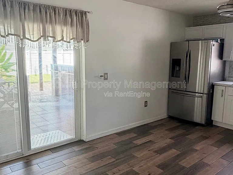 218 Ronaldale Ave — Photo 16