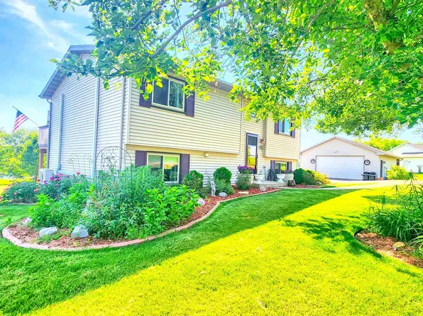 5-176 Heathcliff Dr, Lanark, IL 61046