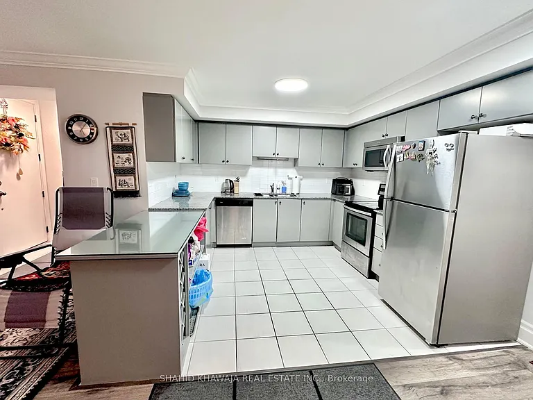 138 Widdicombe Hill Blvd #723 — Photo 6