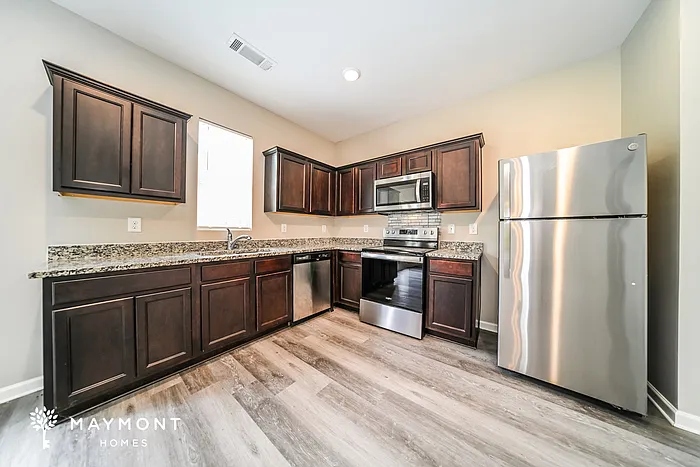 1077 Coldwater Dr — Photo 7