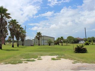 1637 W Bayshore Dr, Palacios, TX 77465