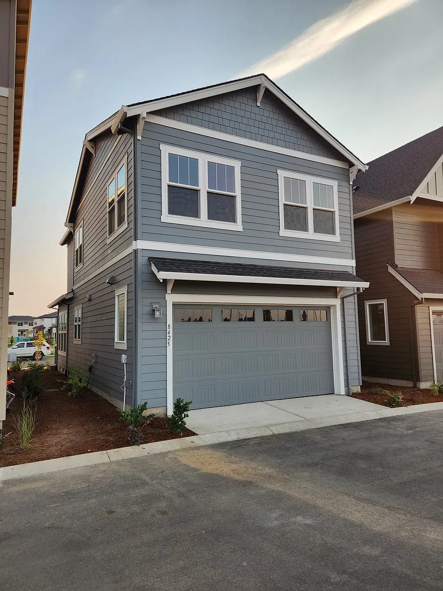Building Photo - 8425 SE Crabapple St