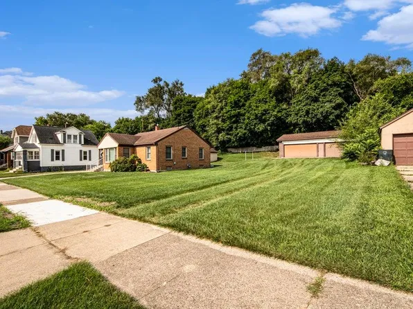 Powers Ave NW, Grand Rapids, MI 49504