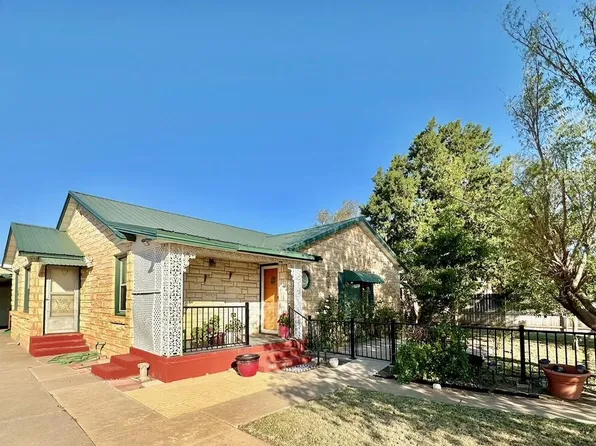 416 S Main St, Lockney, TX 79241