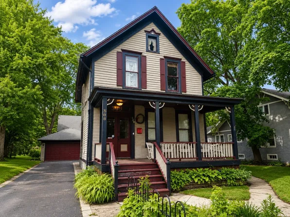 (undisclosed Address), Elgin, IL 60120
