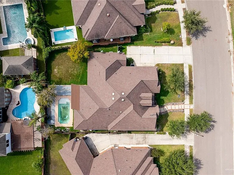2505 Grand Canal Dr — Photo 13