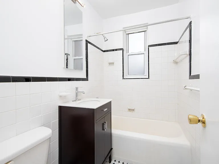 1133 Midland Ave #5A — Photo 11
