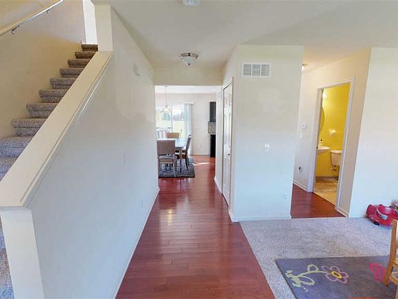 3rd image of 34850 Billericay Dr