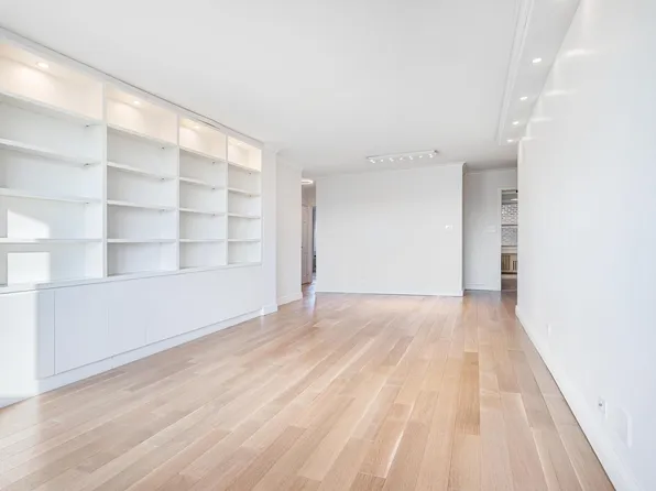 1270 5th Avenue image 8 of 23