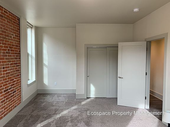 5th image of 2531 Curtis St APT 1