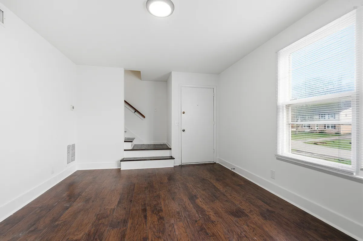 Building Photo - 731 McPherson Dr