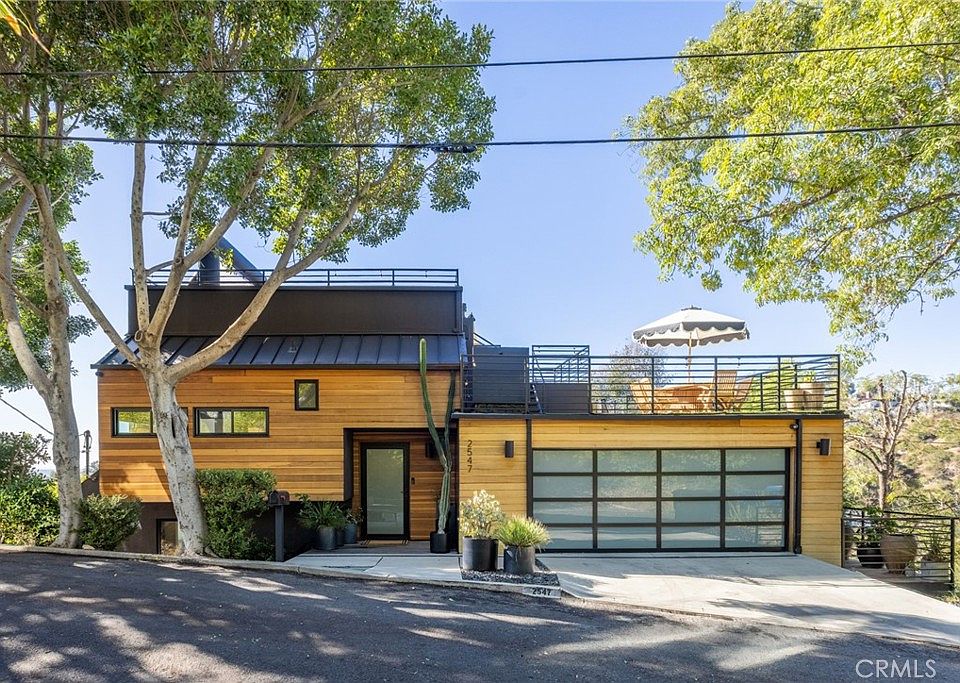 1st image of 2547 Canyon Oak Dr