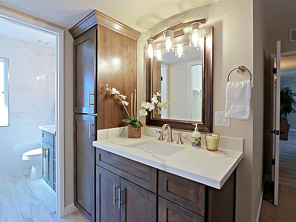5th image of 10524 W Prairie Hills Cir