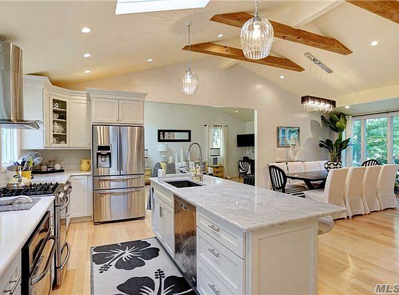 5th image of 6 Arbor Ln