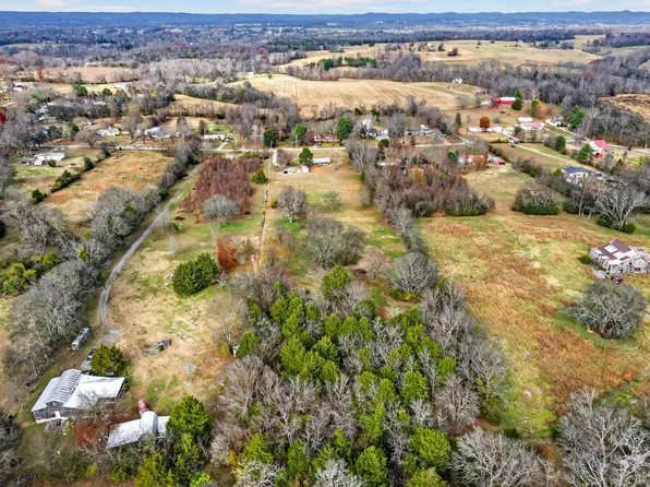 924 Harsh Ln, Castalian Springs, TN 37031