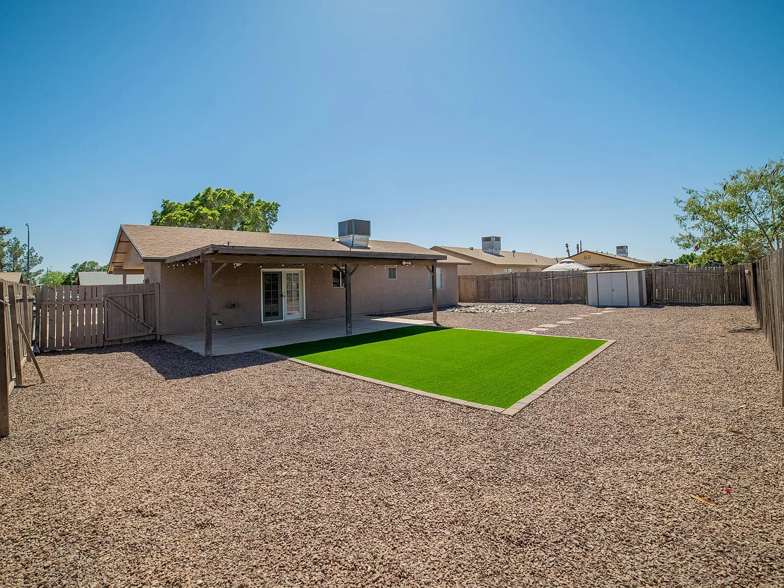 4350 W 17th Ln — Photo 2