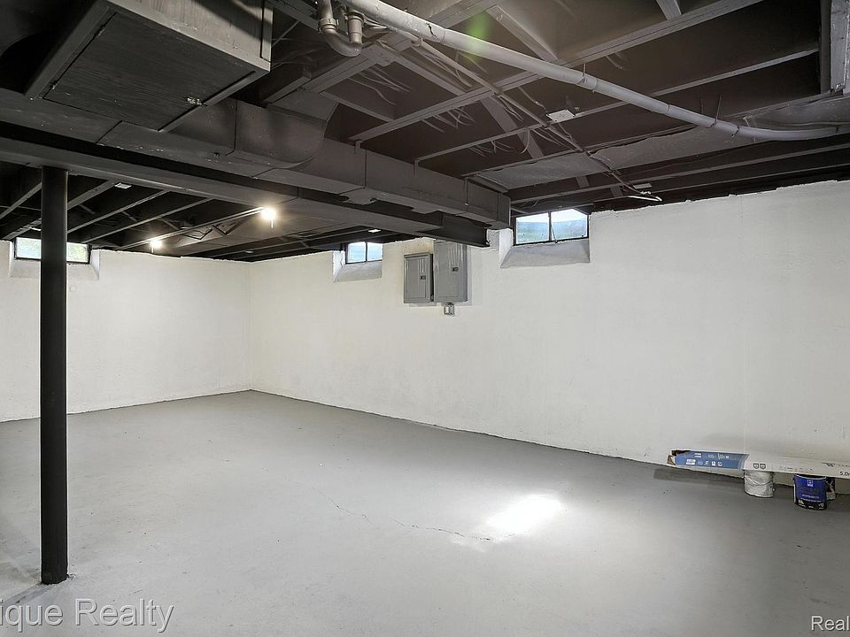 1808 W Twelve Mile Rd, photo 20