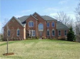 2835 Walnut Ridge Dr, Ann Arbor, MI 48103