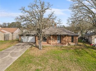 2122 Pantera Dr, Bryan, TX 77807