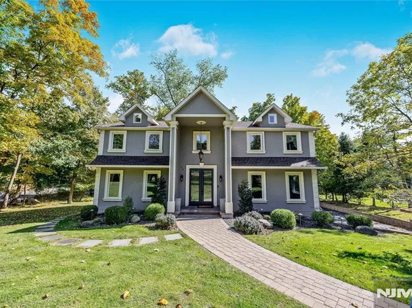 34 Carlough Road, Upper Saddle River, NJ 07458