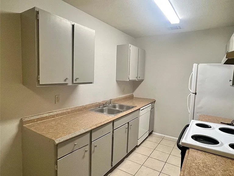 119 Lazy Ln — Photo 3