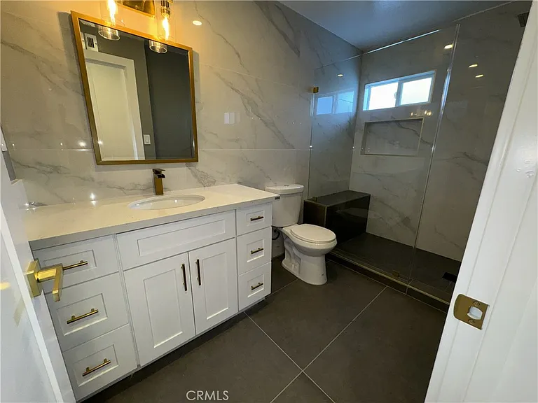 213 N Royal Pl — Photo 15
