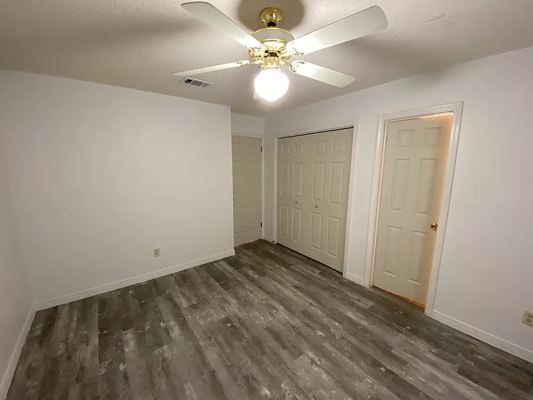 2807 Bradford Pl NW #4 — Photo 5