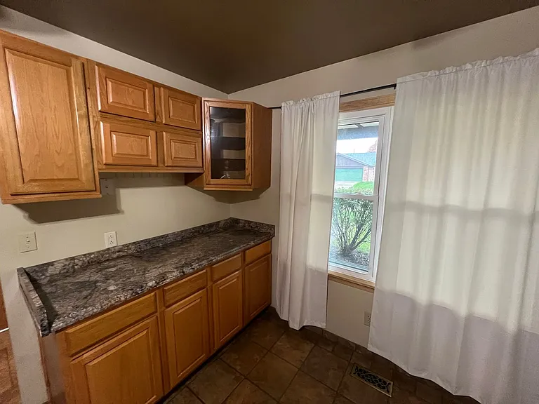 8978 Gardengate Dr — Photo 4