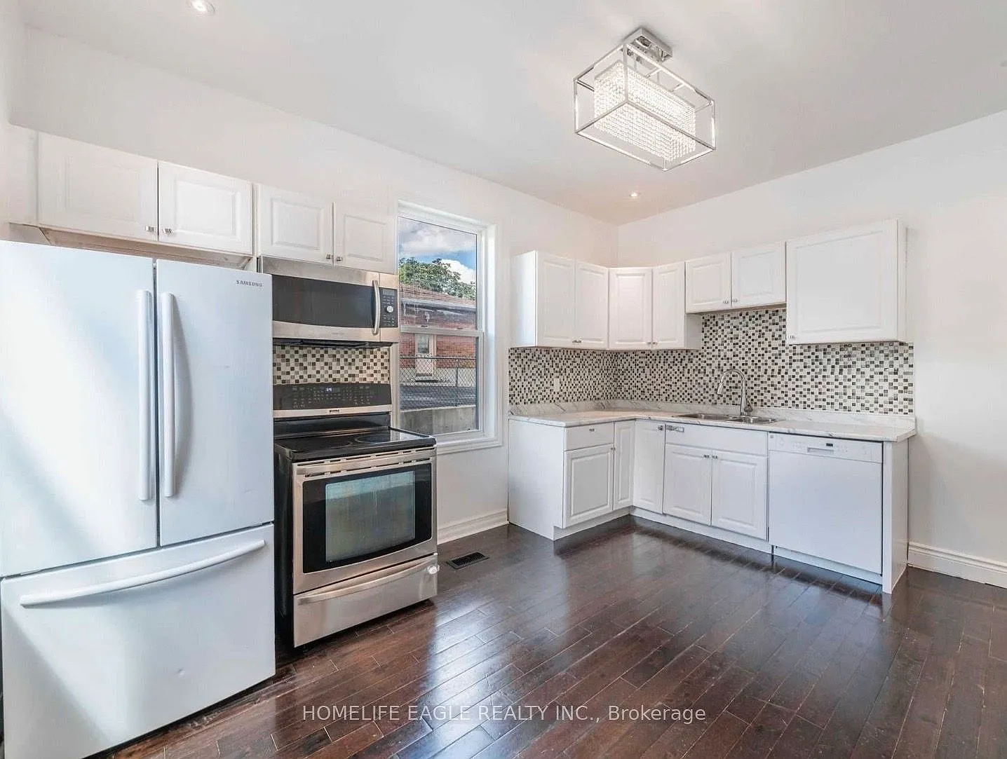 3 bed, $2,150 — Photo 2