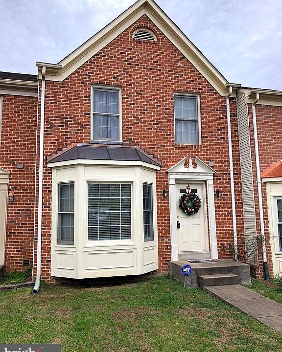 1st image of 105 Stoney Brook Ct