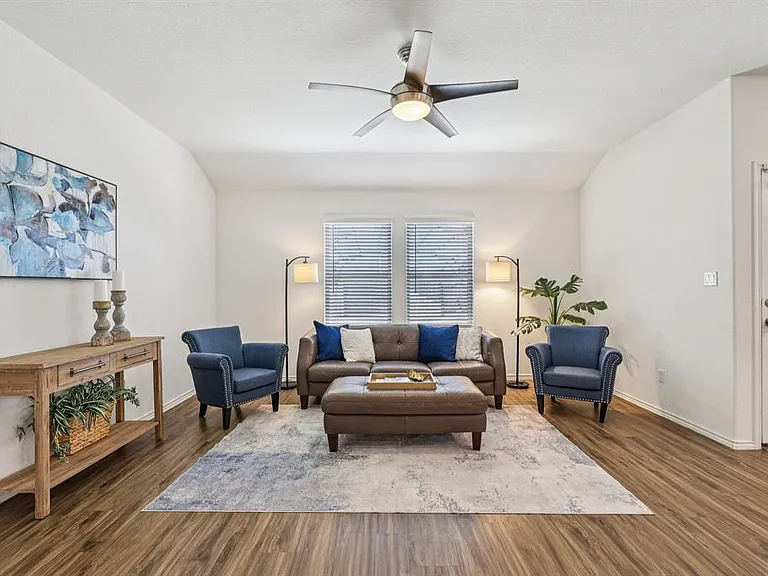 138 George Kimble Cv — Photo 6