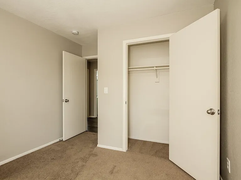 6529 N 74th Dr — Photo 12