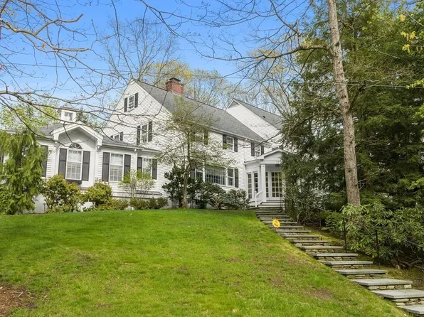 177 Hampshire Rd, Wellesley Hills, MA 02481