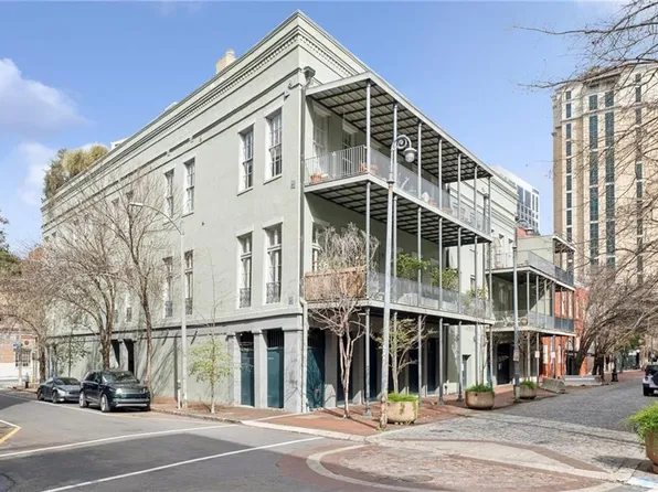 225 Girod St APT 202, New Orleans, LA 70130